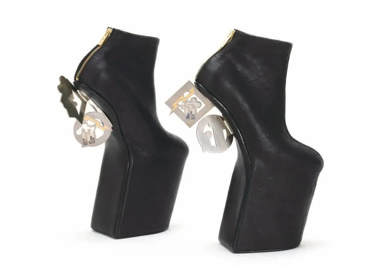 伝統工藝×コンテンポラリーアート 中川衛+舘鼻則孝展 Heel-less Shoes