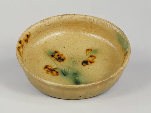 黄瀬戸梅花文銅鑼鉢 – MOA美術館 | MOA MUSEUM OF ART