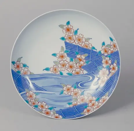 色絵花筏文皿 鍋島 – MOA美術館 | MOA MUSEUM OF ART