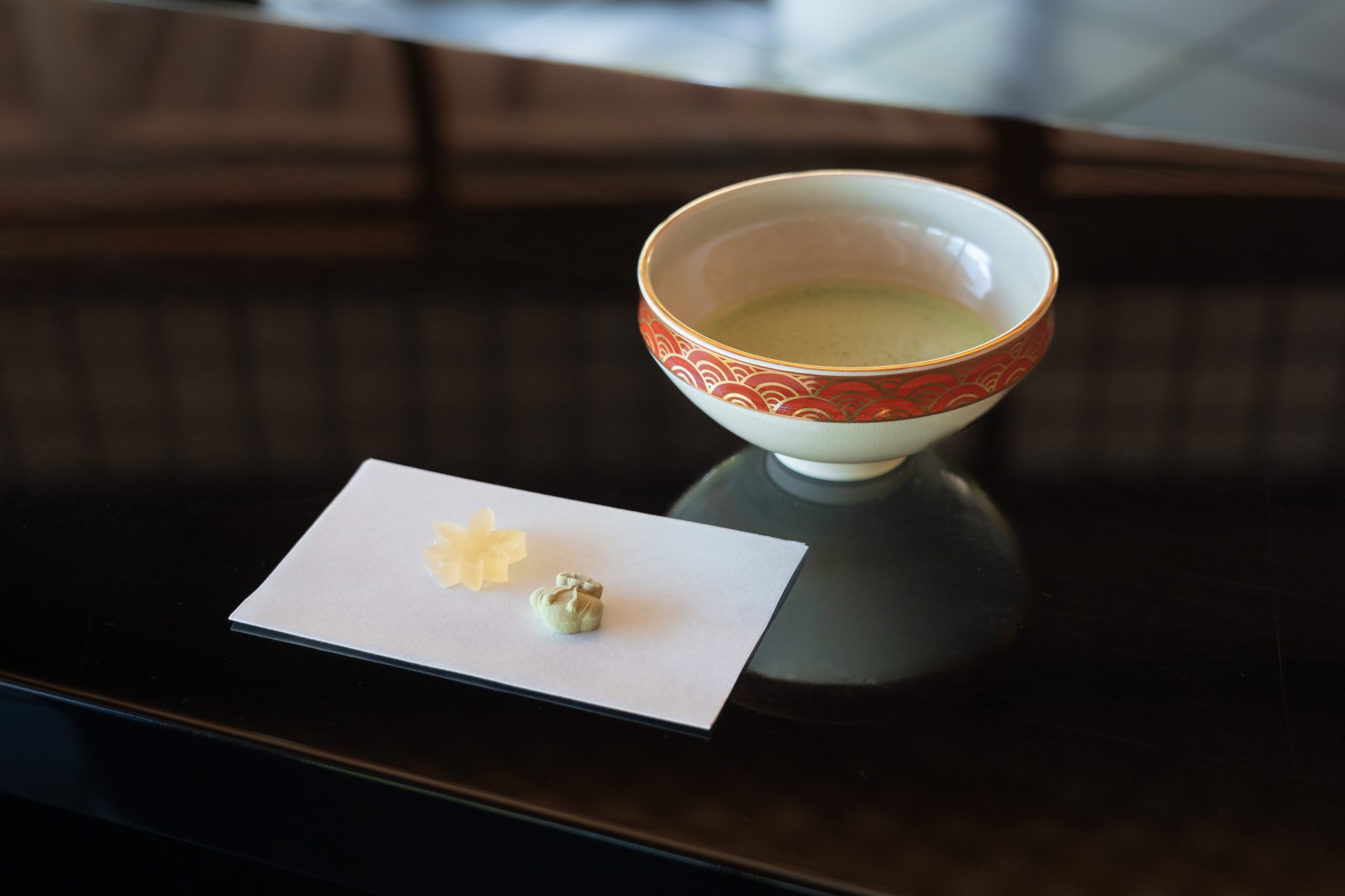 抹茶と干菓子の画像